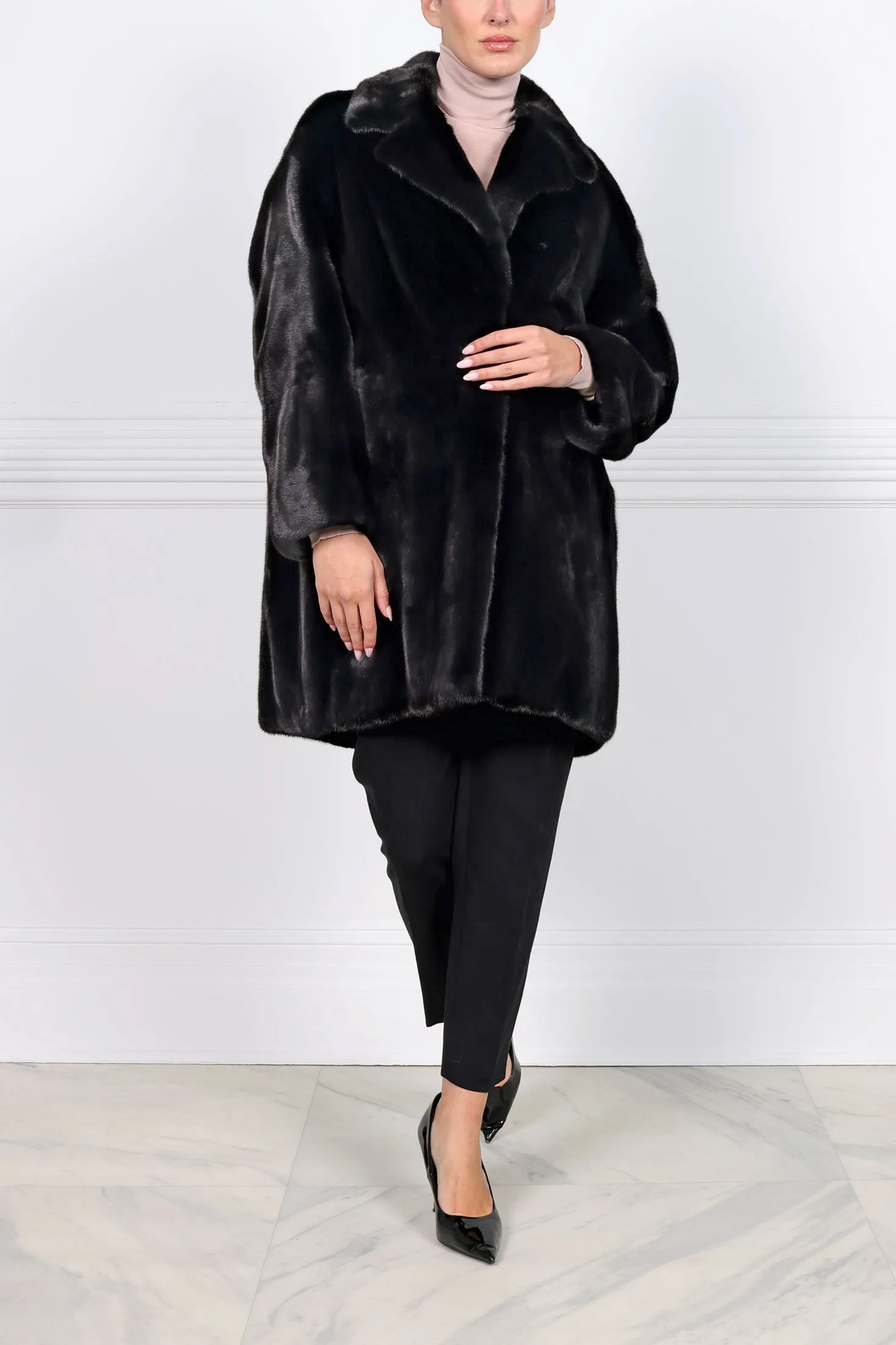 The Declan Oversized Mink Fur Coat sold by Pologeorgis product image thumbnail 4