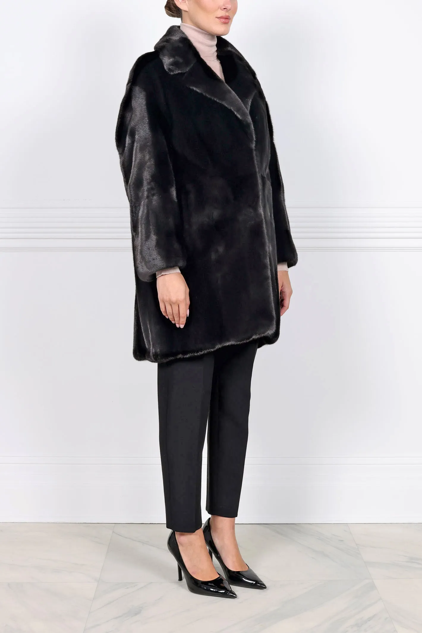 The Declan Oversized Mink Fur Coat sold by Pologeorgis product image thumbnail 5