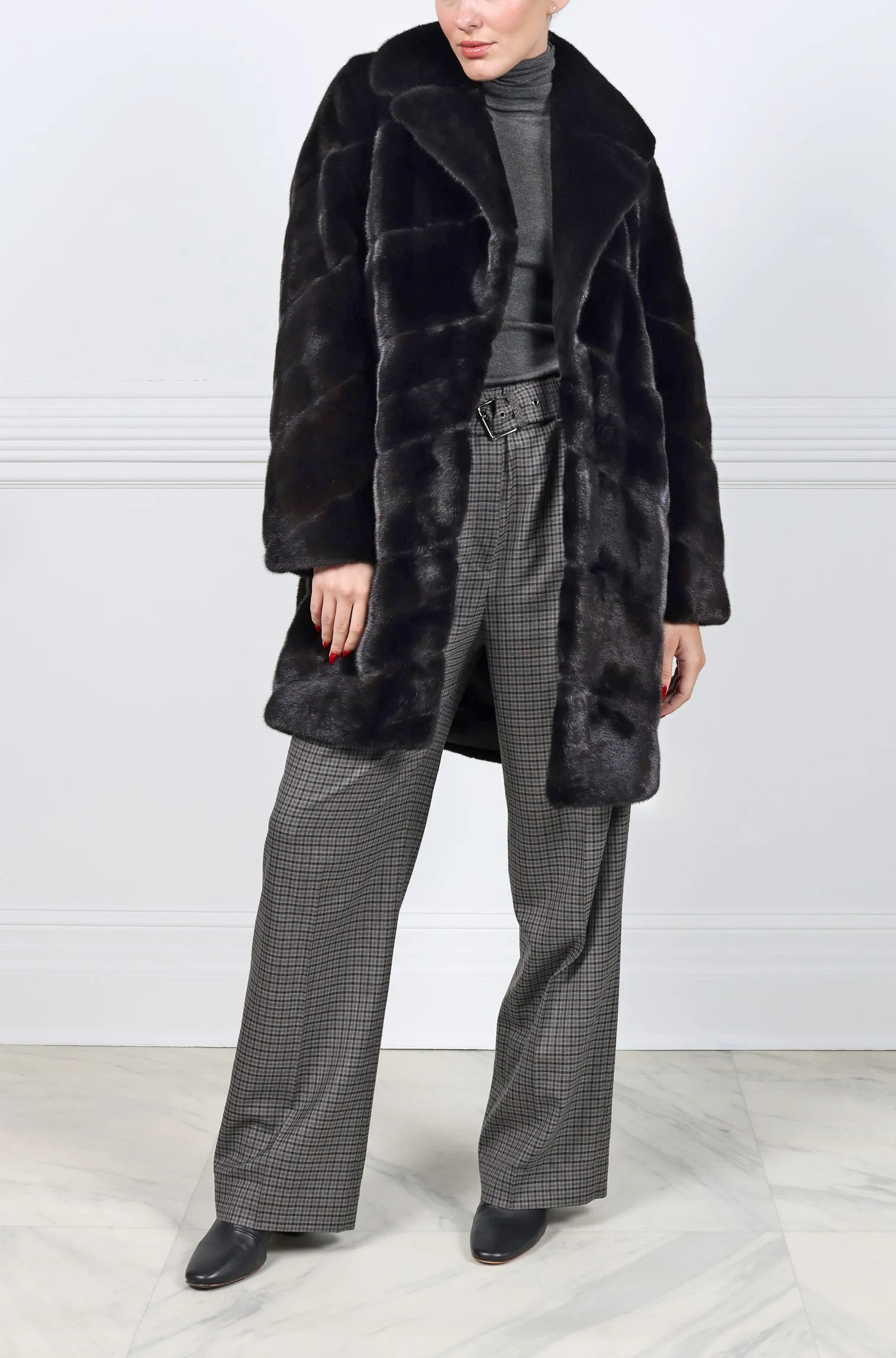 The Aiden Mink Fur Coat sold by Pologeorgis product image thumbnail 2