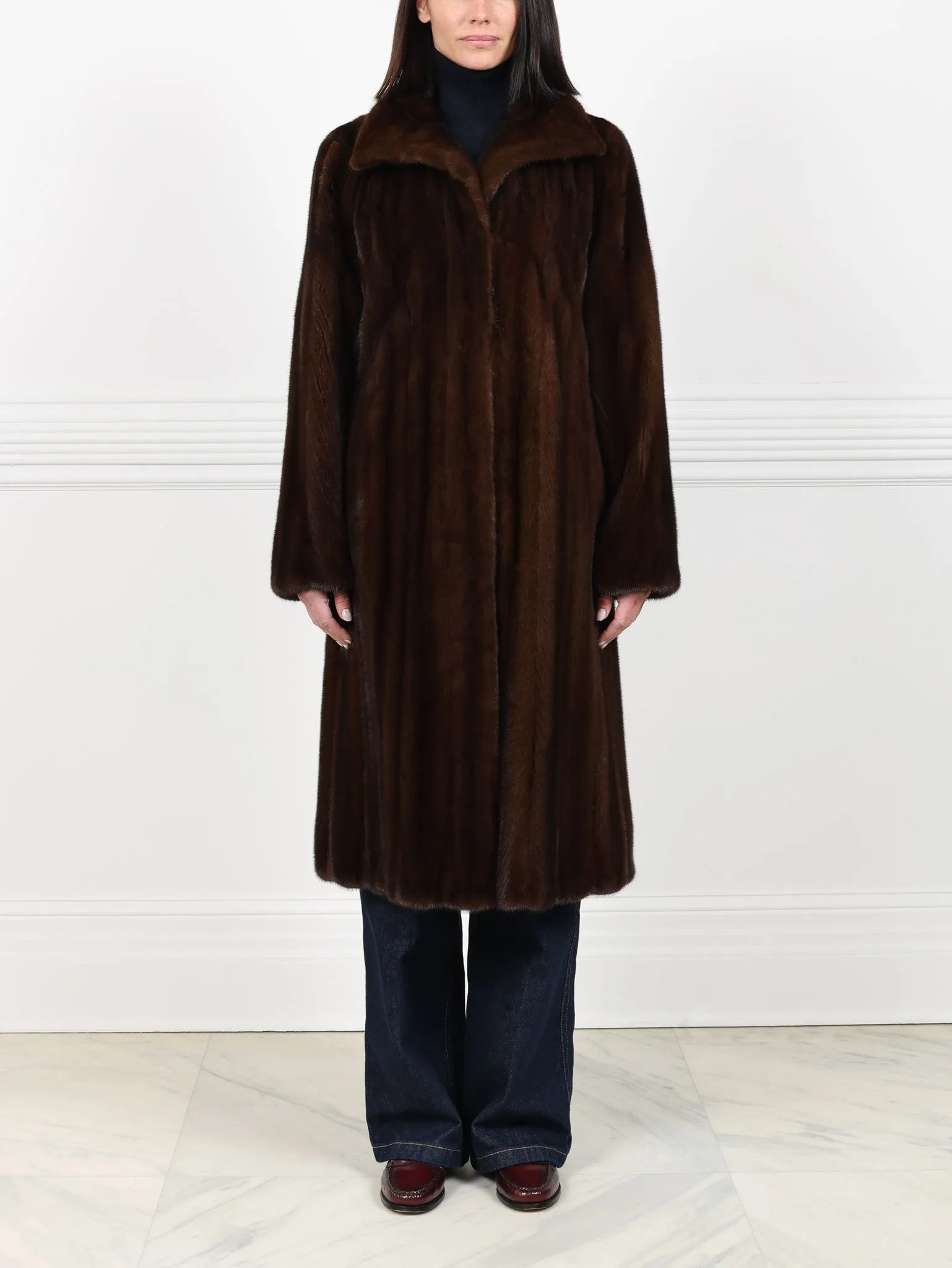 The Maria Mink Fur Coat sold by Pologeorgis product image thumbnail 2