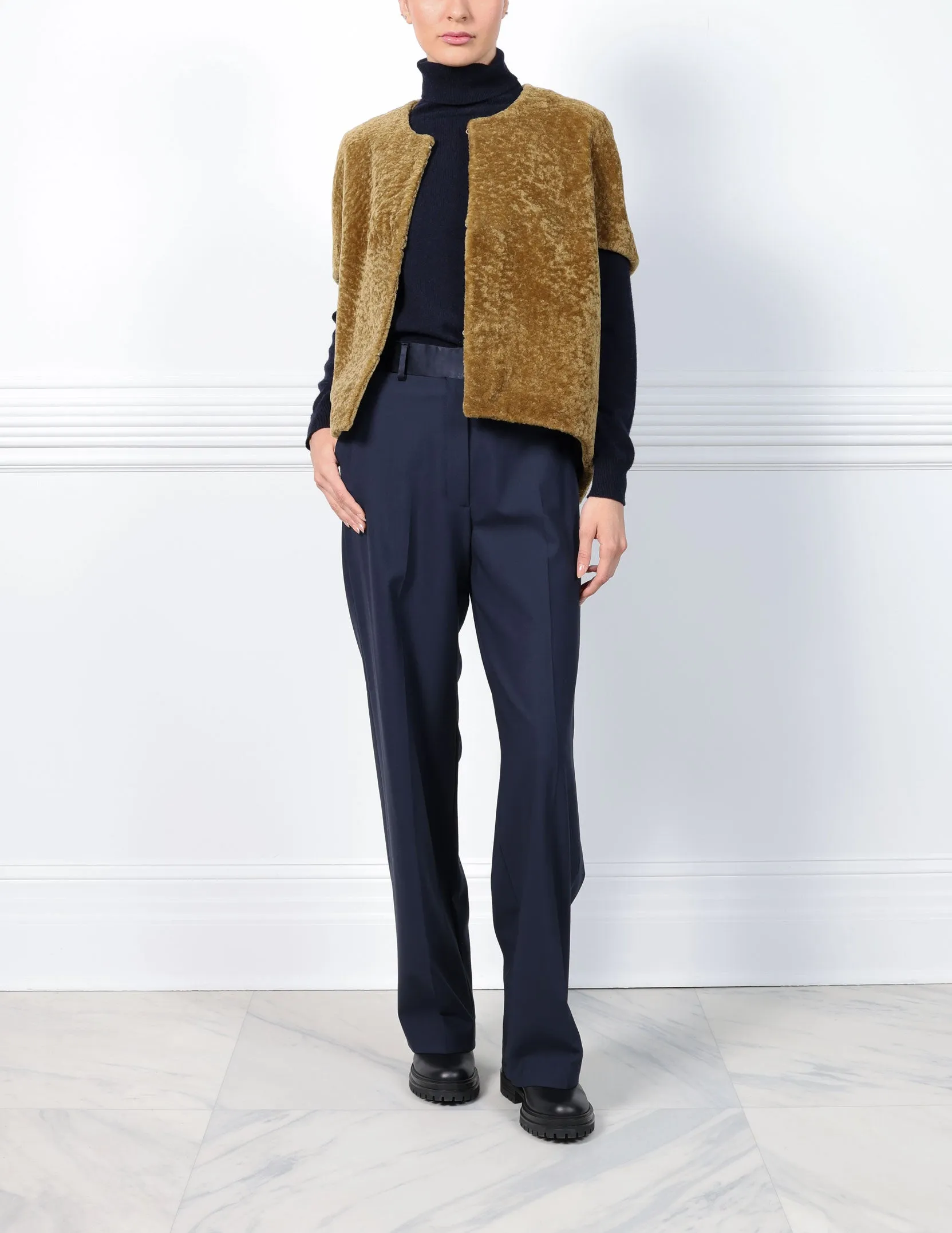 The Frannie Shearling Cocoon Vest sold by Pologeorgis product image thumbnail 5