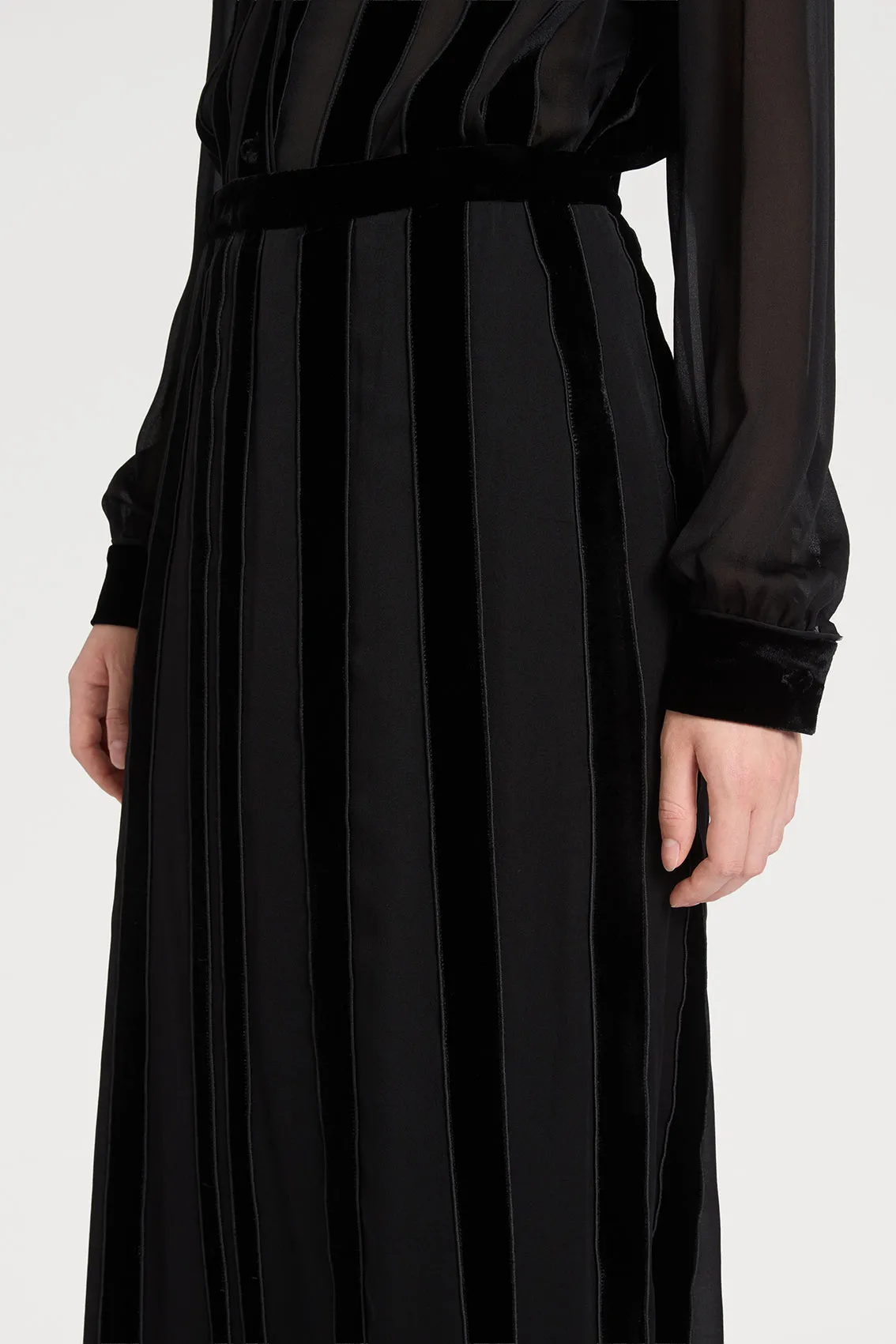 BLACK SILK SKIRT sold by Ports 1961 product image thumbnail 4