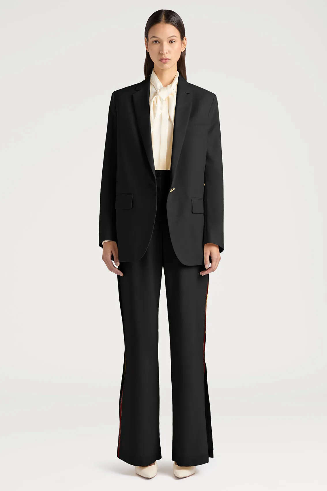 TIMELESS EVERYDAY SINGLE-BUTTON BLAZER IN BLACK sold by Ports 1961 product image thumbnail 2