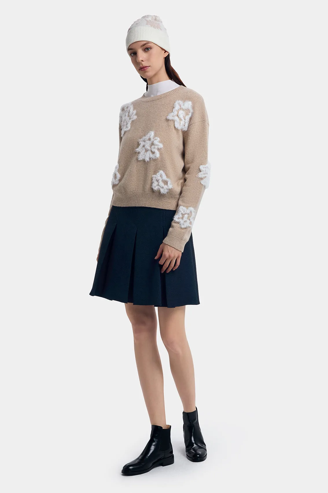 ALPINE FLORA KNITWEAR sold by Ports 1961 product image thumbnail 3