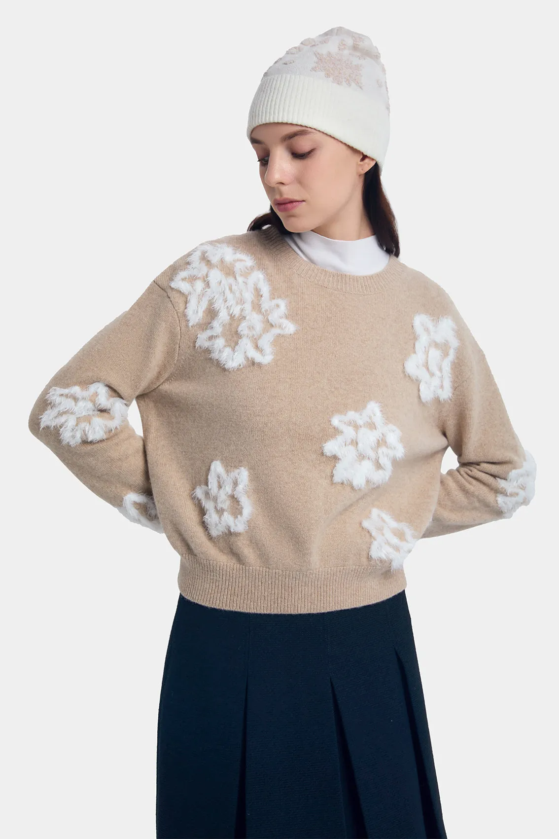 ALPINE FLORA KNITWEAR sold by Ports 1961 product image thumbnail 2
