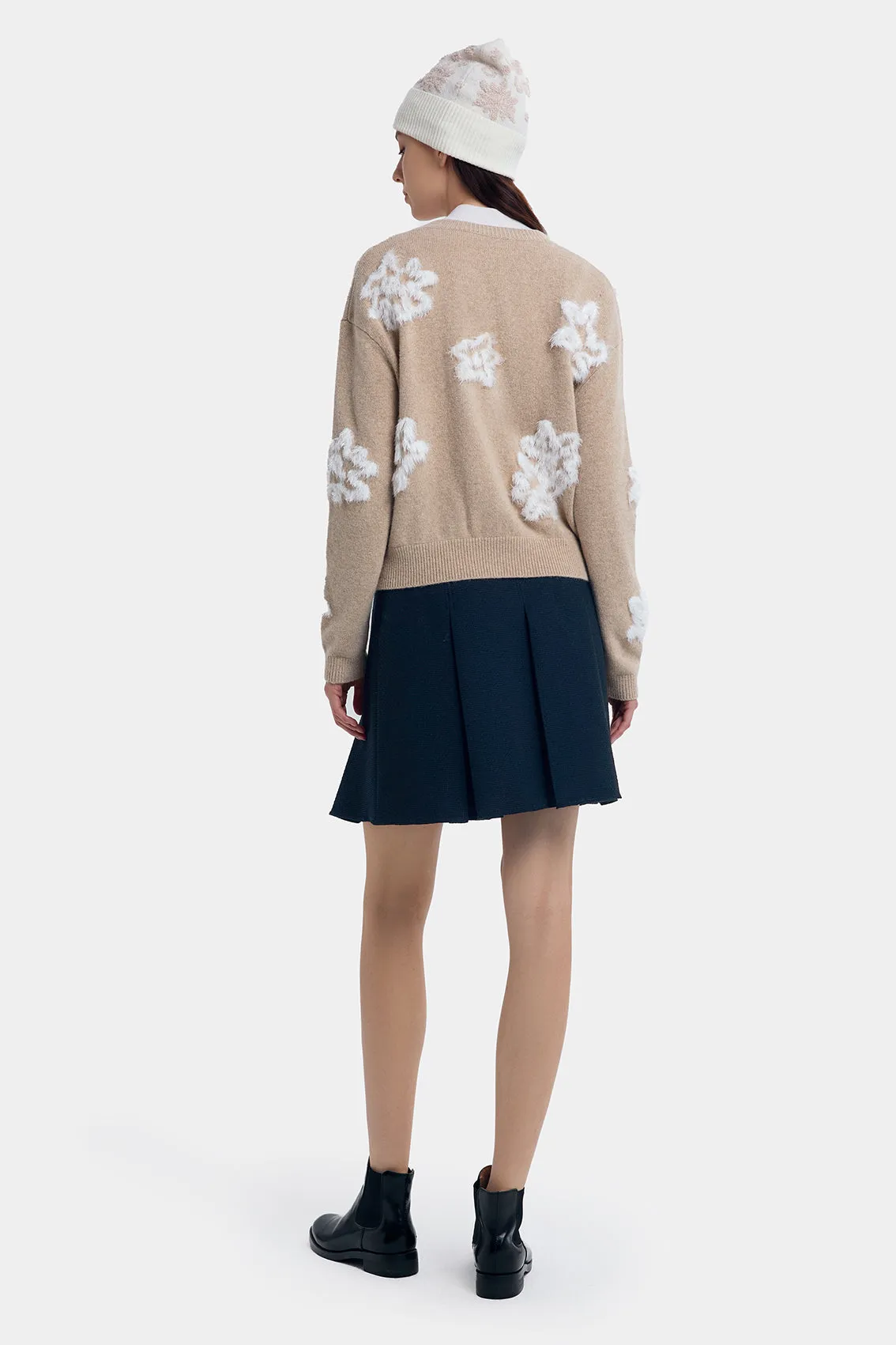ALPINE FLORA KNITWEAR sold by Ports 1961 product image thumbnail 4