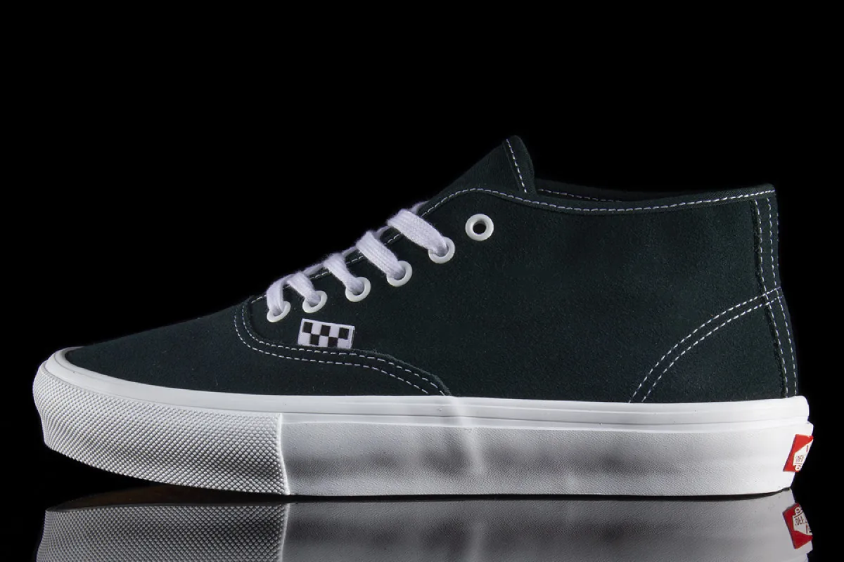Skate Authentic Mid sold by Premier