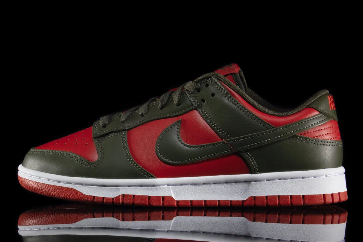 Dunk Low Retro sold by Premier