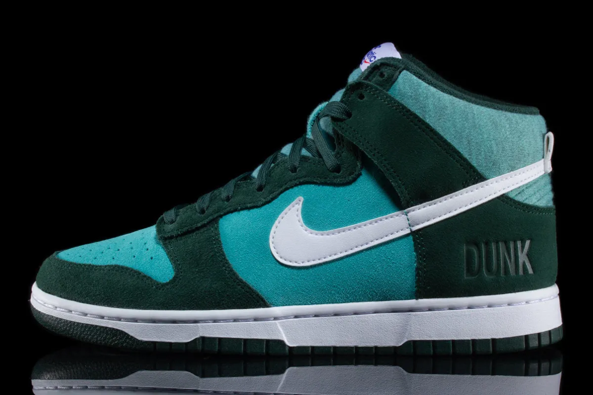 Dunk Hi Retro SE sold by Premier