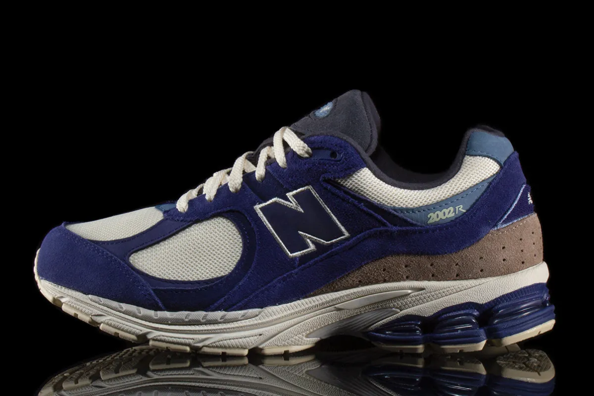 2002RG made by New Balance
