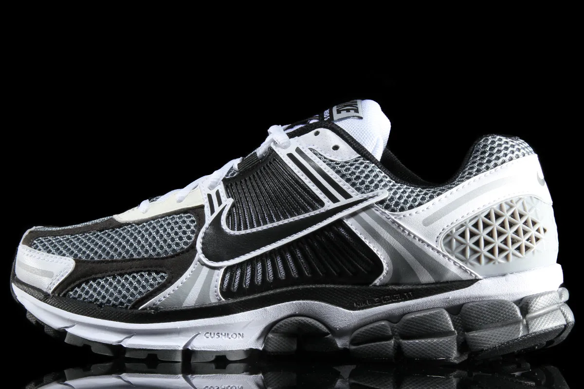 Zoom Vomero 5 SE sold by Premier