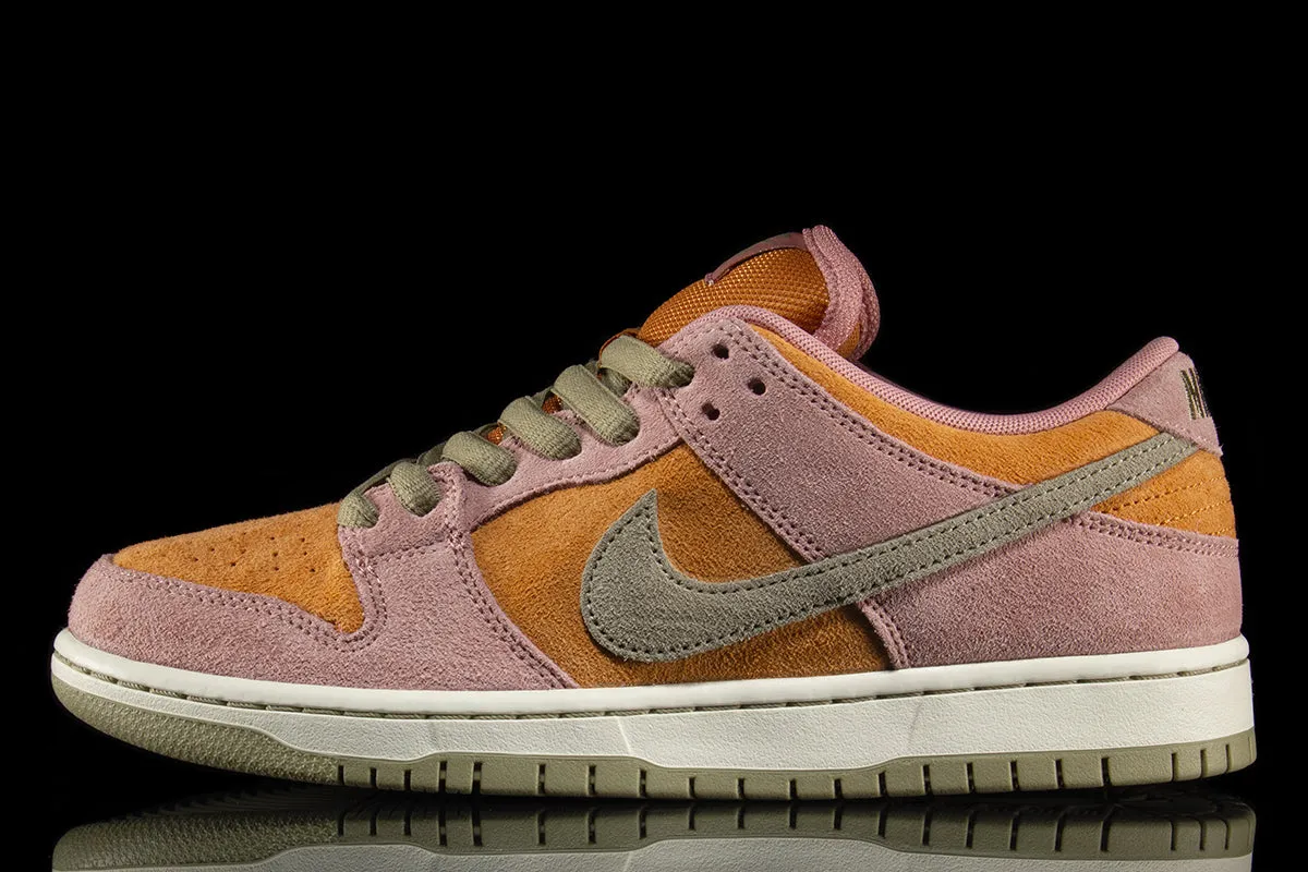 Dunk Low Pro sold by Premier