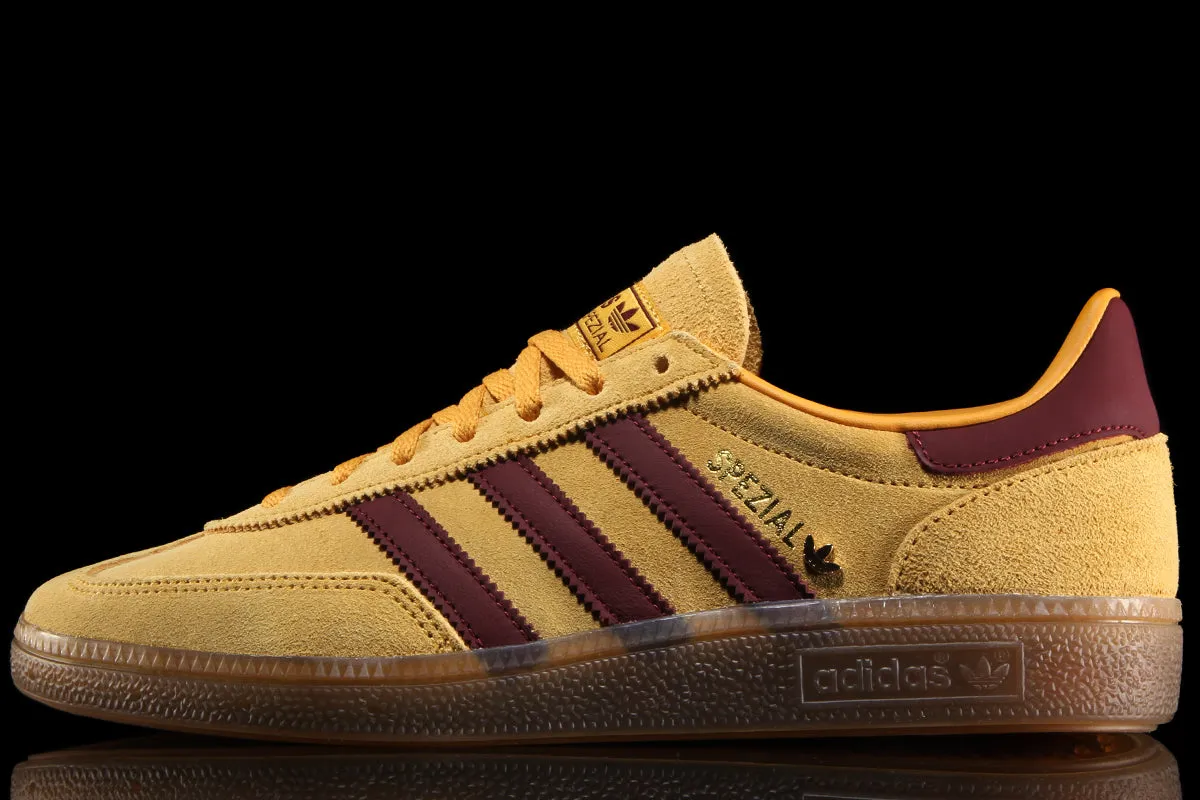 Women's Handball Spezial sold by Premier