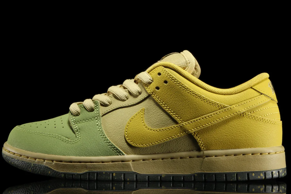 Dunk Low Pro sold by Premier