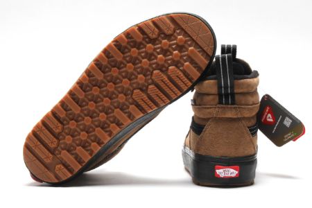 Sk8-Hi MTE-2 sold by Premier