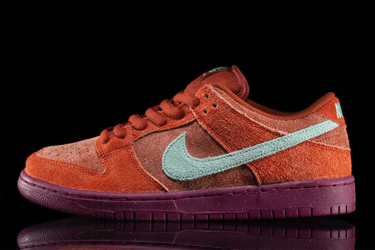 Dunk Low 'Mystic Red' sold by Premier