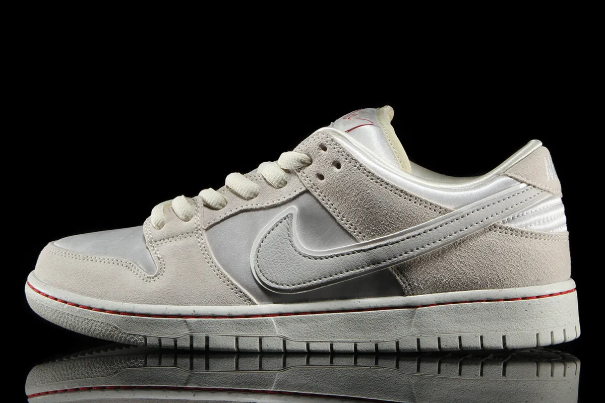 Dunk Low Pro Premium - Light Bone sold by Premier
