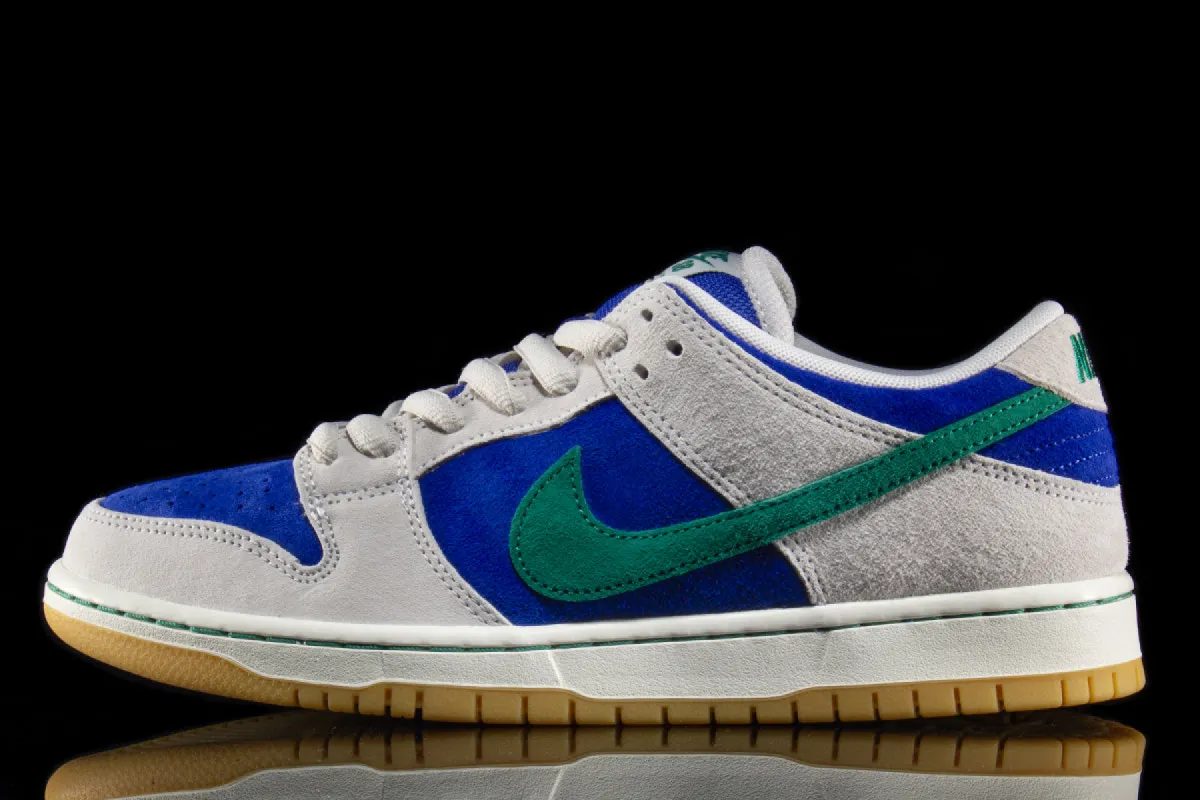 Dunk Low Pro sold by Premier