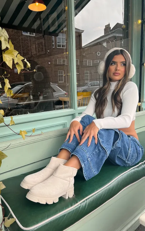 Cream Faux Suede Round Borg Lined Chunky Ankle Boots sold by Pretty Little Thing