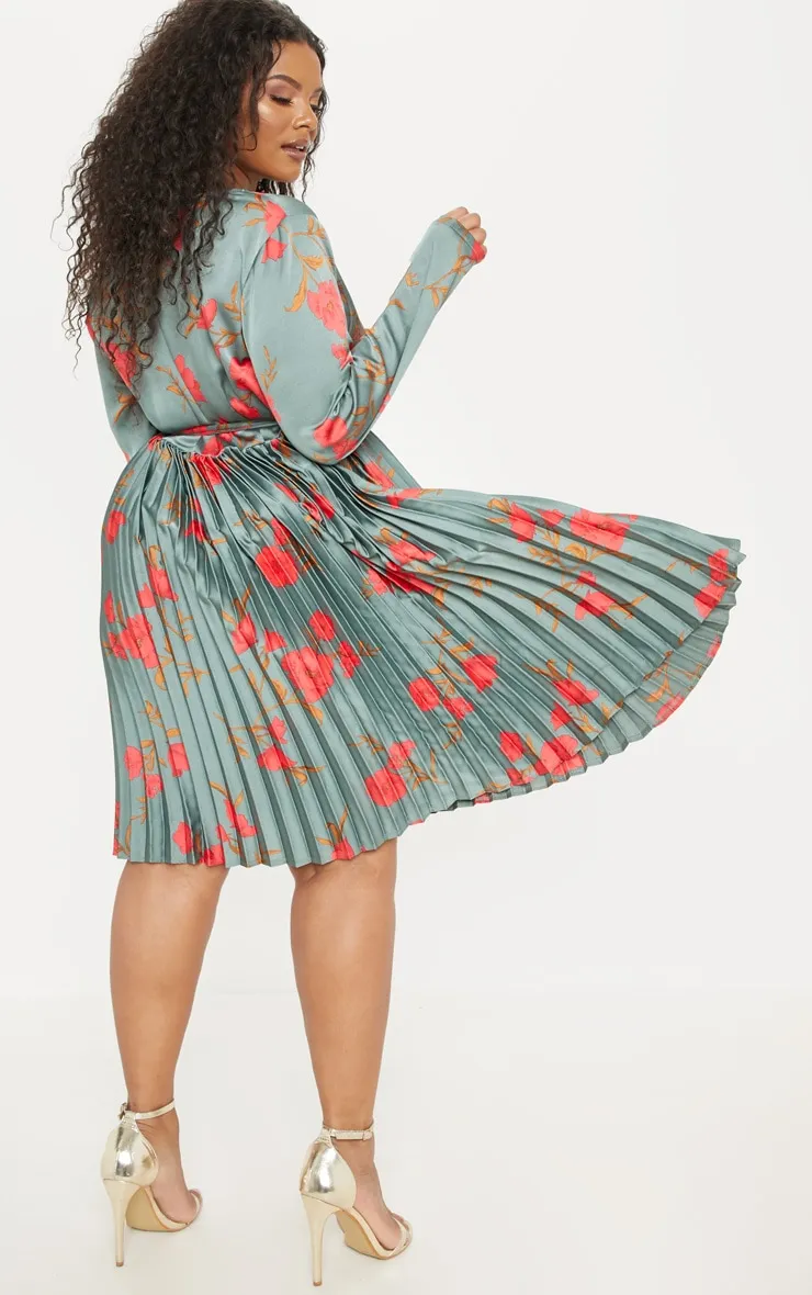 Plus Emerald Green Floral Print Long Sleeve Pleated Midi Dress sold by Pretty Little Thing product image thumbnail 2