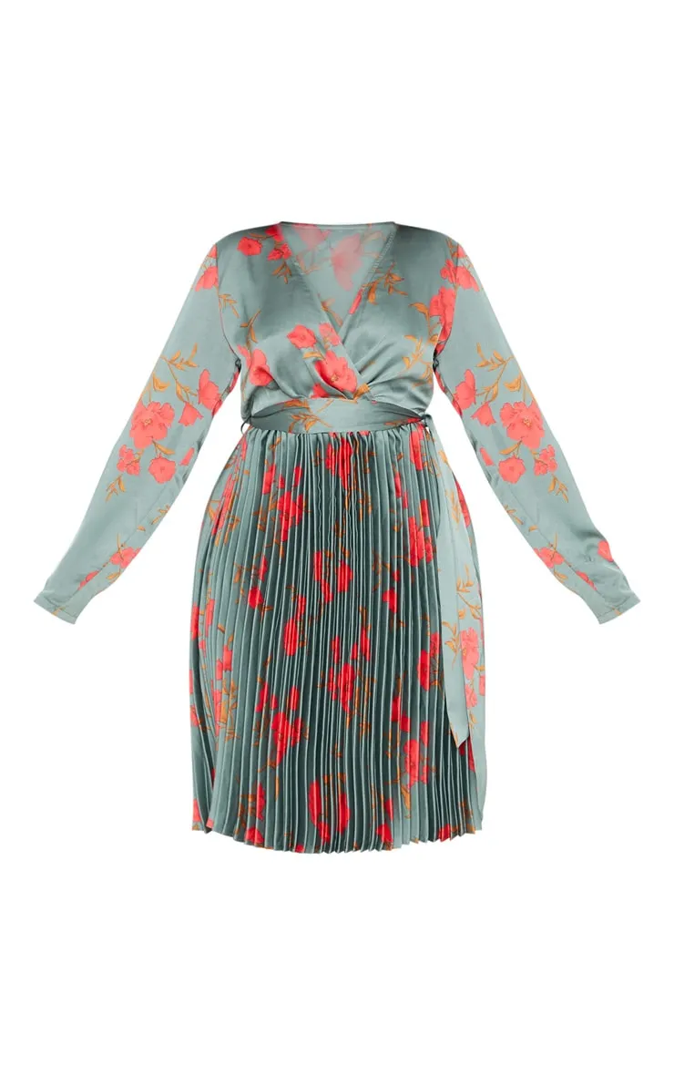 Plus Emerald Green Floral Print Long Sleeve Pleated Midi Dress sold by Pretty Little Thing product image thumbnail 3