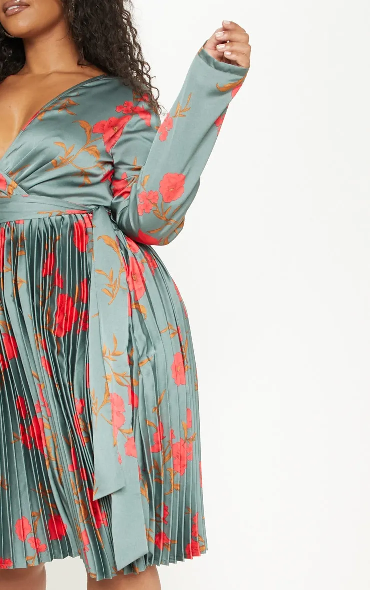 Plus Emerald Green Floral Print Long Sleeve Pleated Midi Dress sold by Pretty Little Thing product image thumbnail 5
