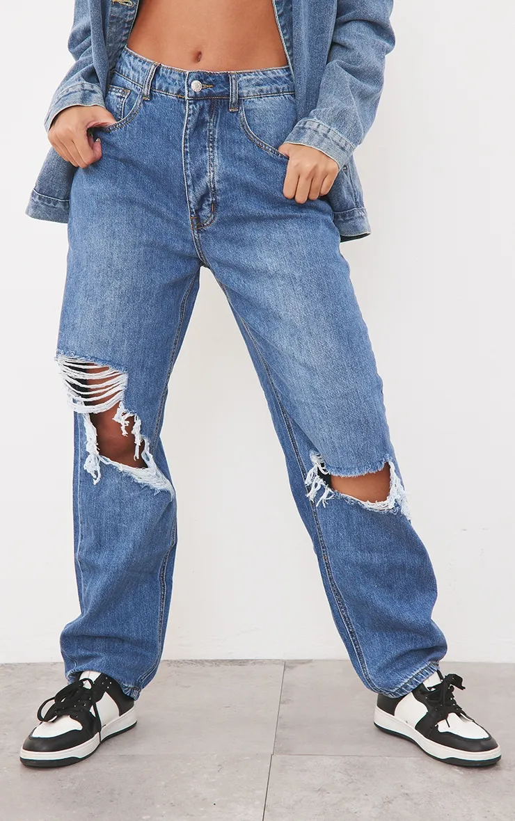 PRETTYLITTLETHING Mid Blue Wash Knee Rip Boyfriend Jeans sold by Pretty Little Thing product image thumbnail 2