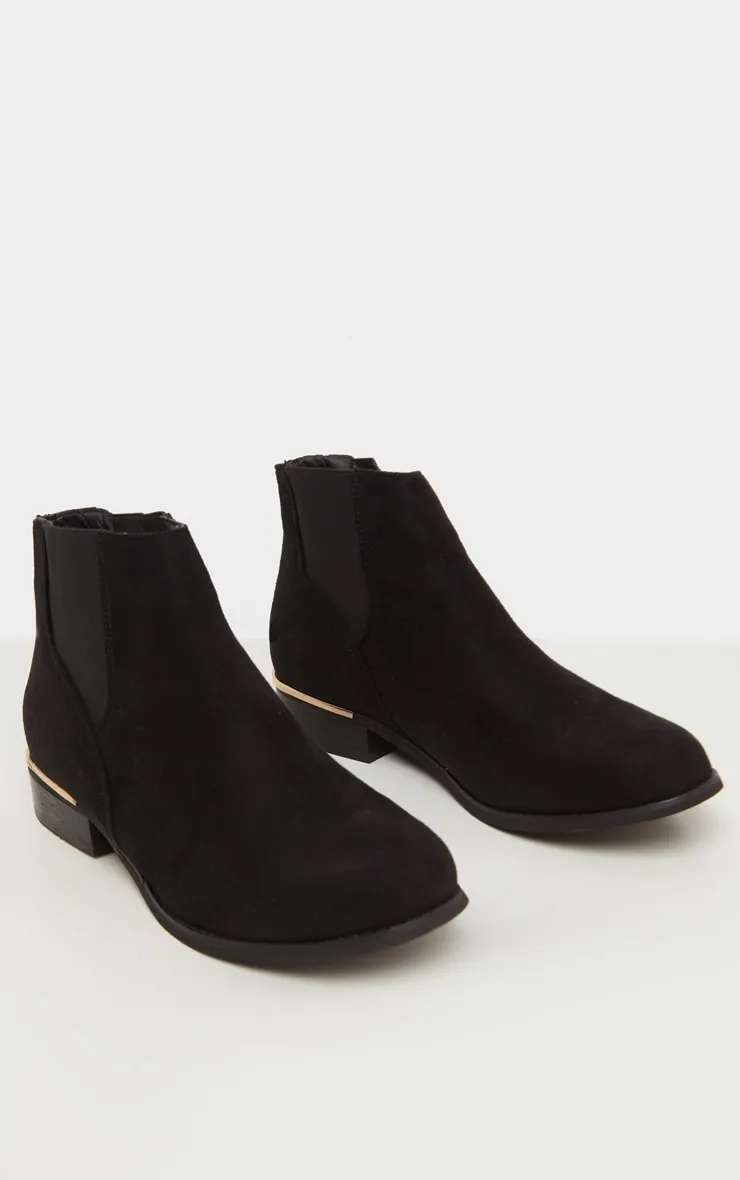 Black Wide Fit Chelsea Boot sold by Pretty Little Thing product image thumbnail 2