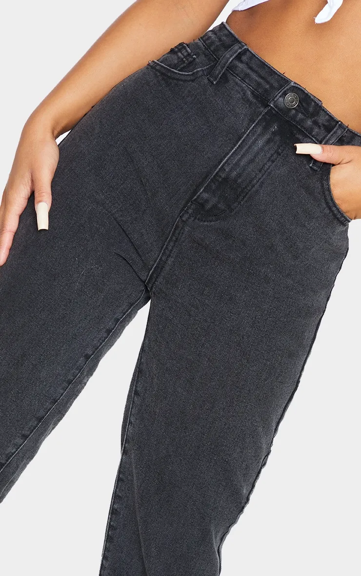 PRETTYLITTLETHING Petite Black Straight Leg Jeans sold by Pretty Little Thing product image thumbnail 4