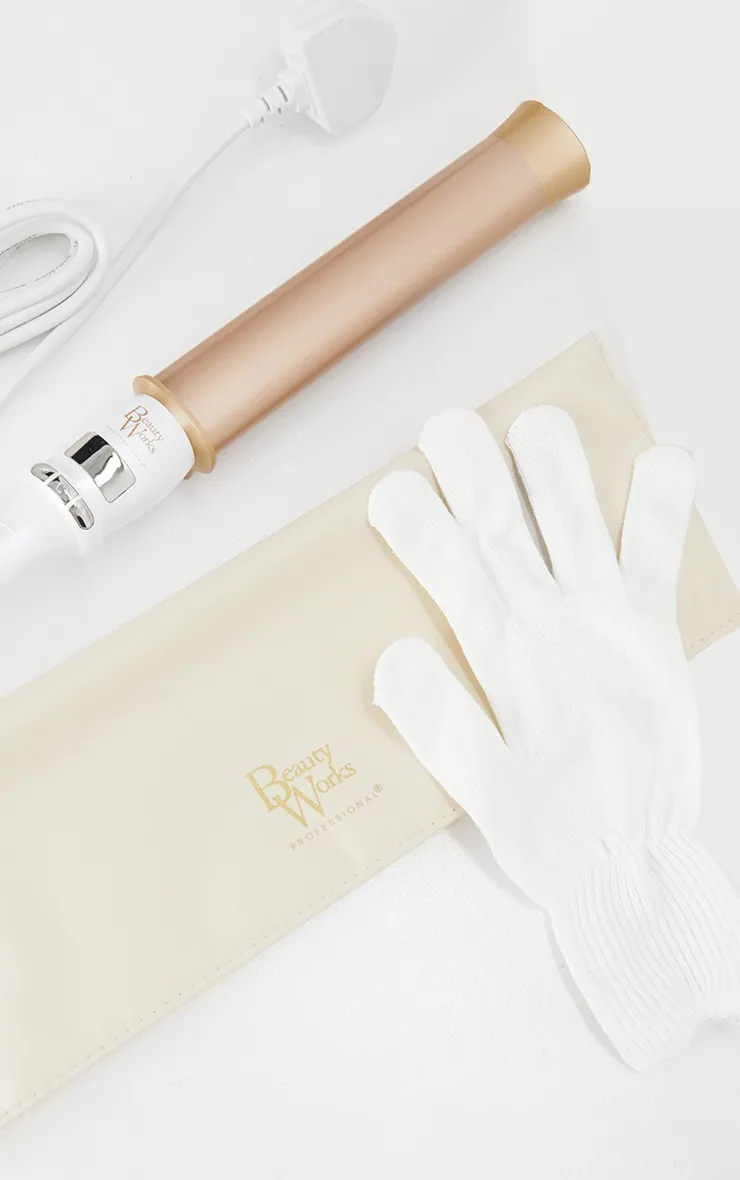 Beauty Works Flat Iron Wave Bar 38mm sold by Pretty Little Thing