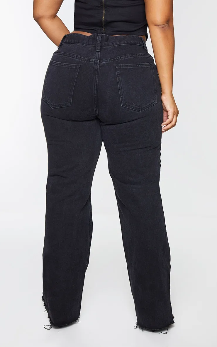 PRETTYLITTLETHING Plus Black Long Leg Straight Jeans sold by Pretty Little Thing product image thumbnail 3