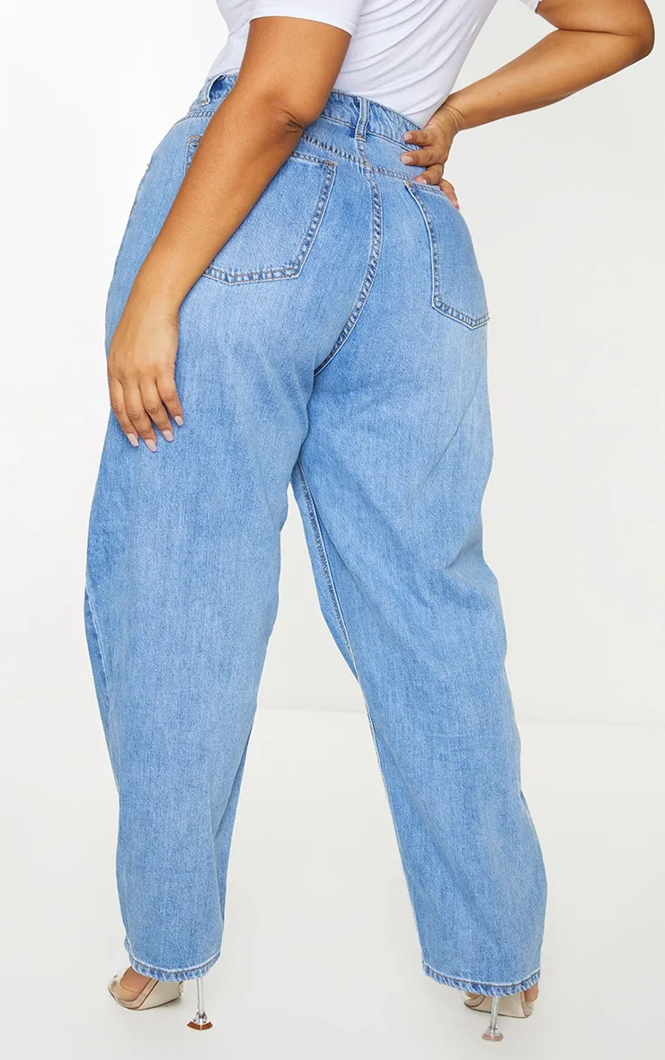 PRETTYLITTLETHING Plus Light Blue Wash Boyfriend Jeans sold by Pretty Little Thing product image thumbnail 3