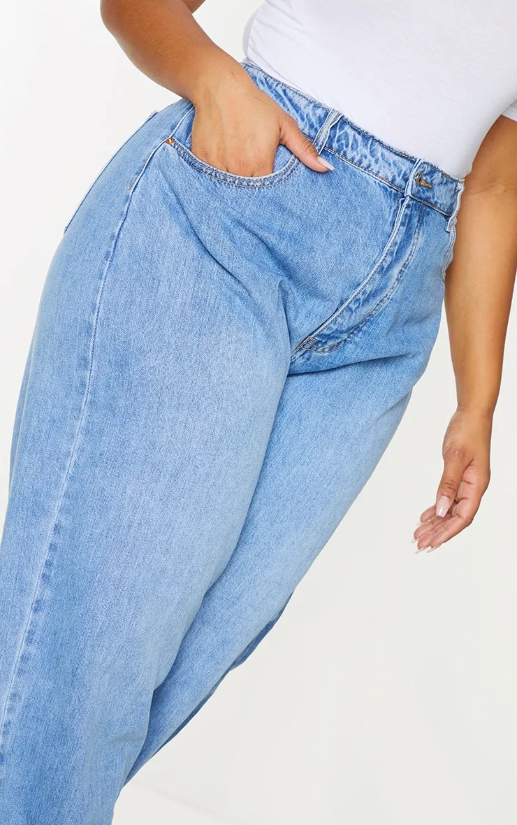PRETTYLITTLETHING Plus Light Blue Wash Boyfriend Jeans sold by Pretty Little Thing product image thumbnail 4