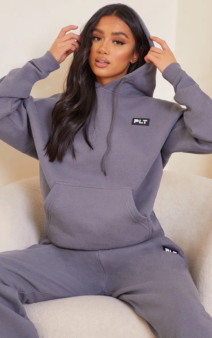 Sweatpants Grey Plt Hoodie PRETTYLITTLETHING Petite Charcoal Badge