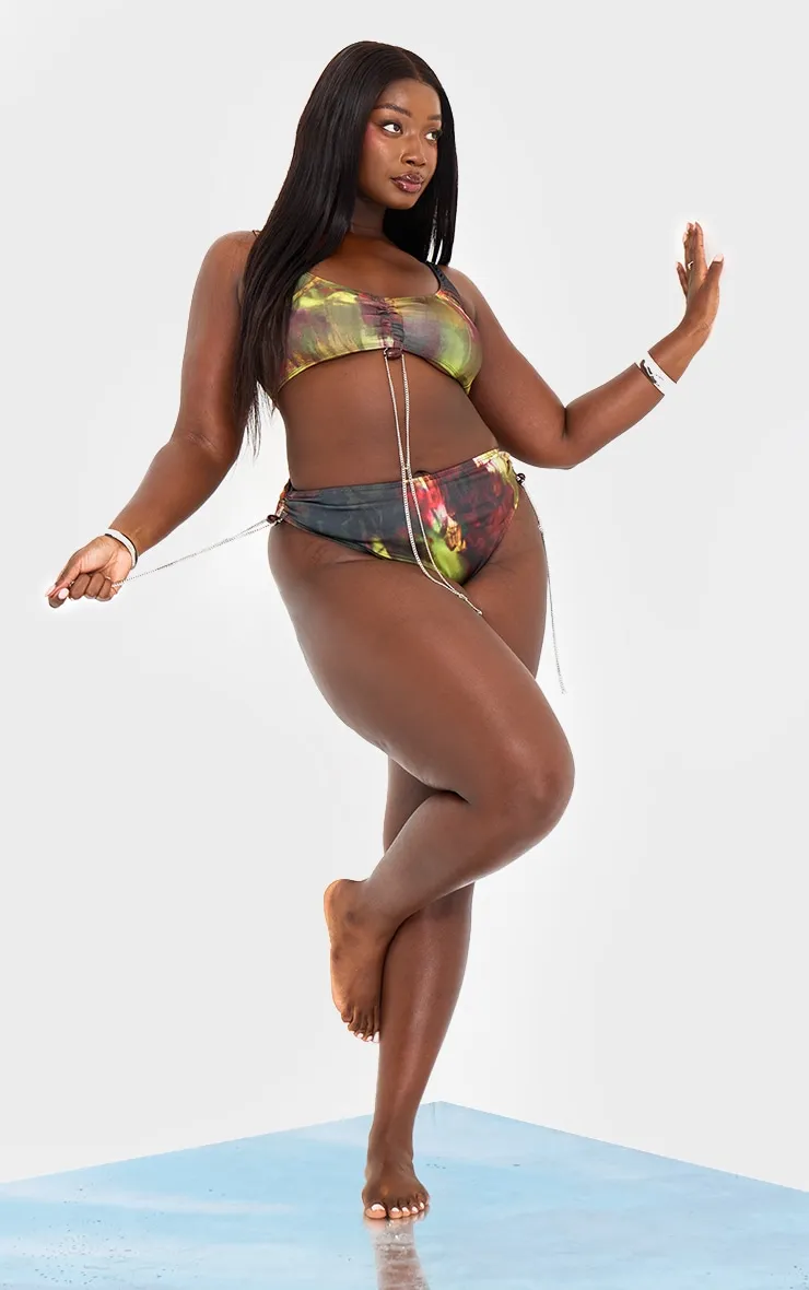 Plus Multi Abstract Print Chain Side High Leg Bikini Bottoms sold by Pretty Little Thing product image thumbnail 3