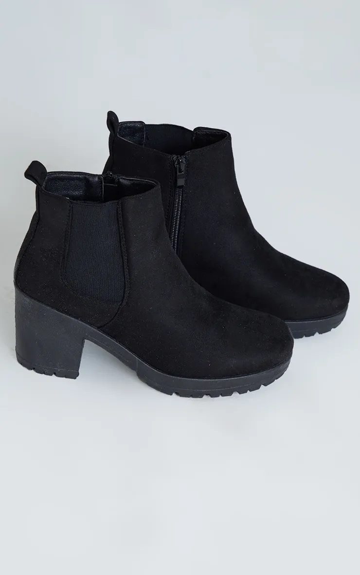 Black Faux Suede Round Toe Block Heel Chelsea Boots sold by Pretty Little Thing product image thumbnail 3