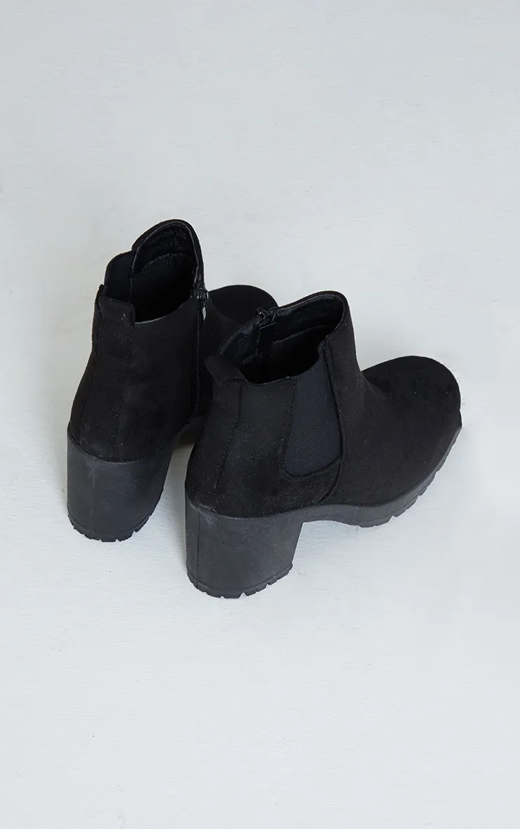 Black Faux Suede Round Toe Block Heel Chelsea Boots sold by Pretty Little Thing product image thumbnail 4