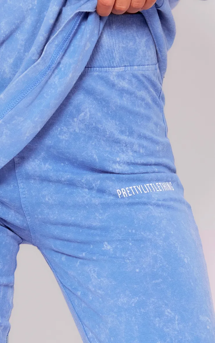 PRETTYLITTLETHING Blue Print Washed High Waist Flared Trousers sold by Pretty Little Thing product image thumbnail 4