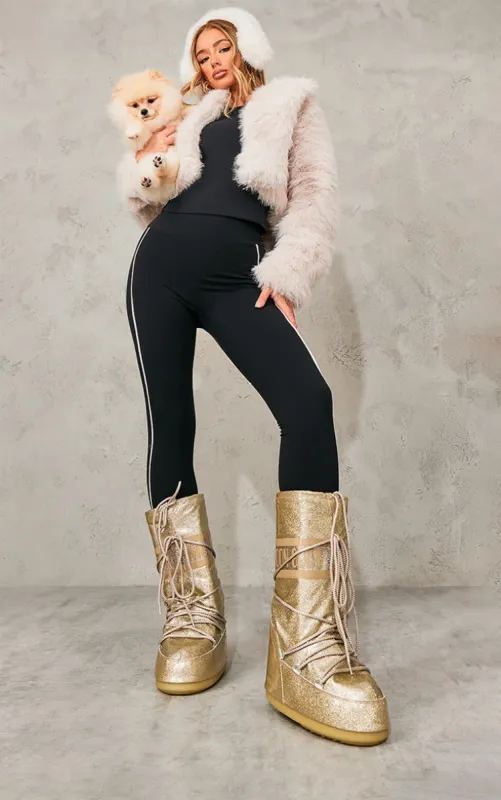 MOON BOOT Gold Icon Glitter  made by Pretty Little Thing