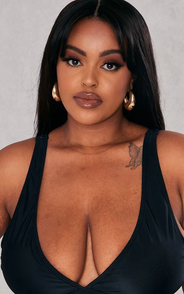 Plus Black Mix & Match Plunge Front Bikini Top sold by Pretty Little Thing product image thumbnail 4