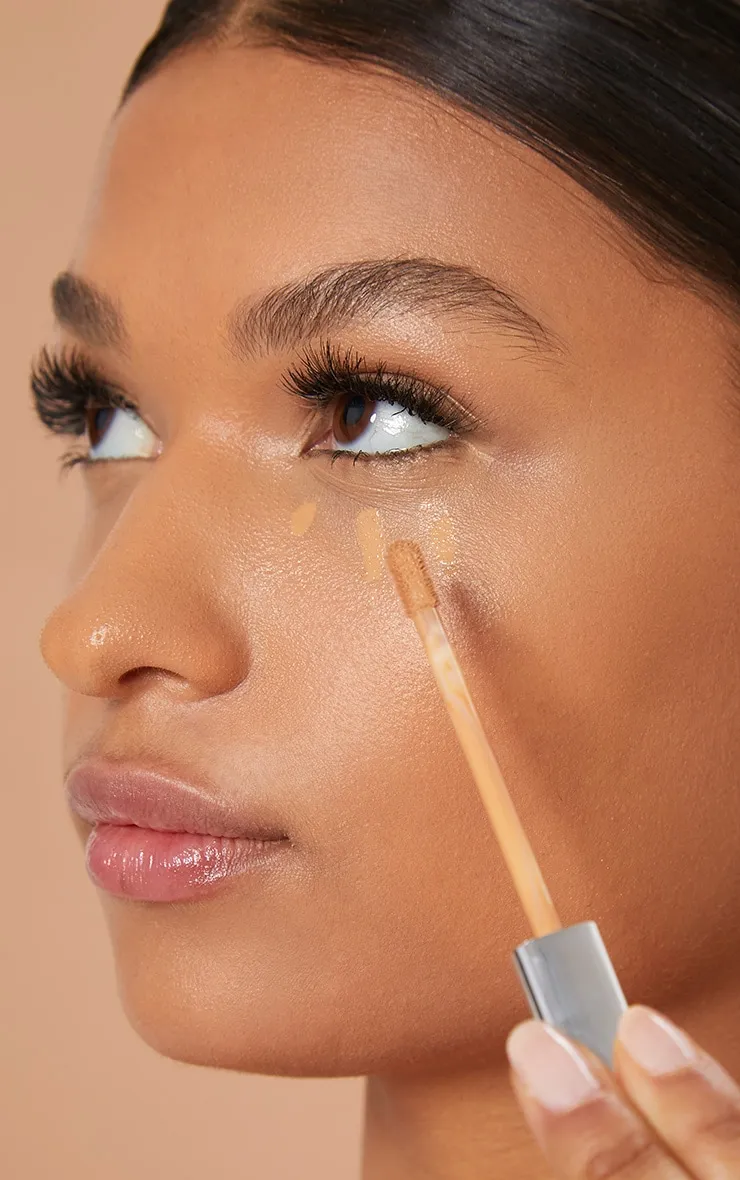 L'Oréal Paris True Match Concealer 6DW Gold Honey sold by Pretty Little Thing product image thumbnail 3