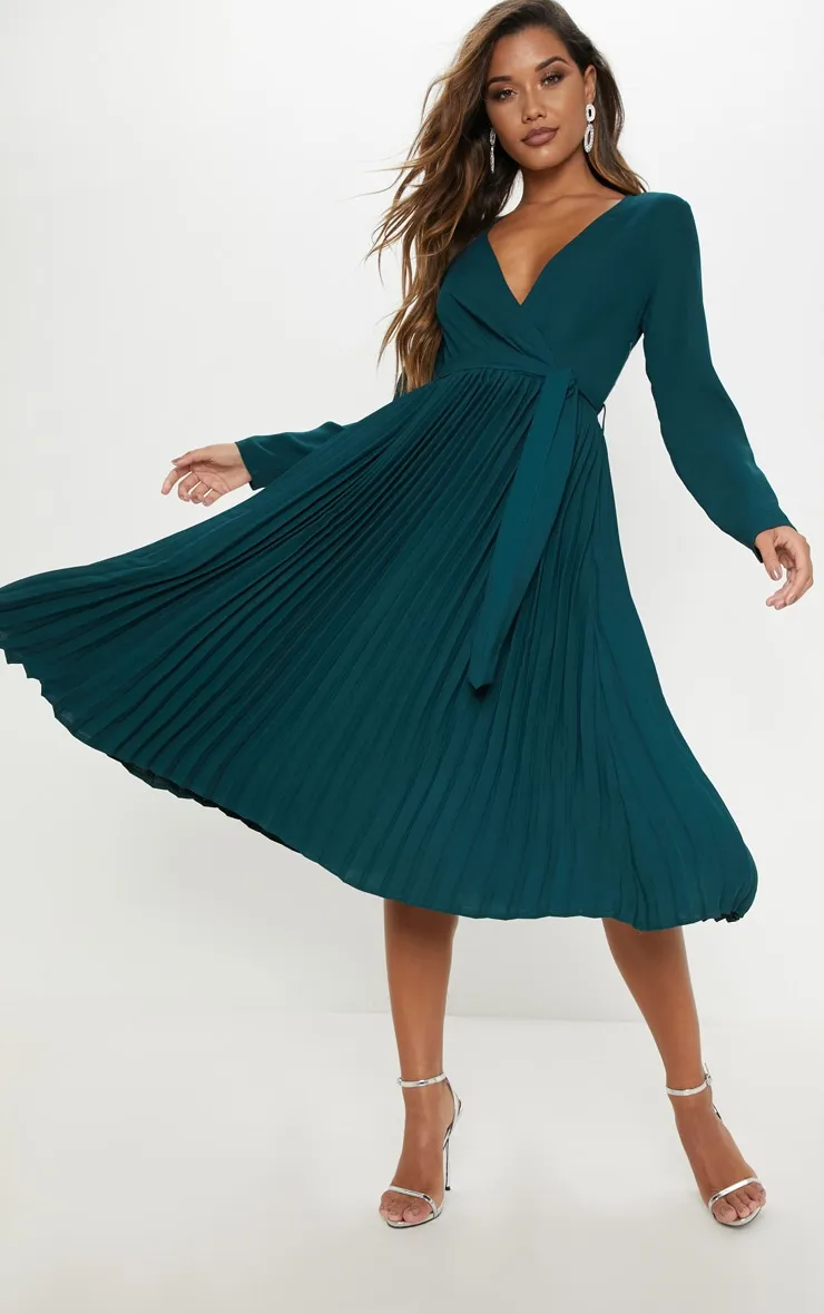 Emerald Green Long Sleeve Pleated Midi Dress sold by Pretty Little Thing product image thumbnail 4