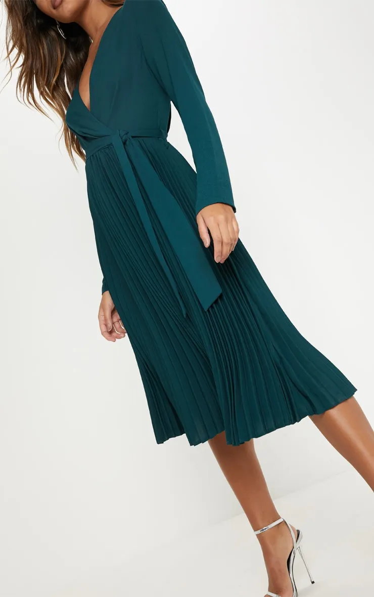 Emerald Green Long Sleeve Pleated Midi Dress sold by Pretty Little Thing product image thumbnail 5