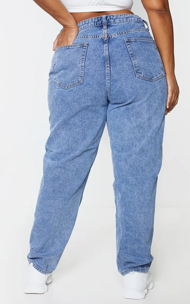 PRETTYLITTLETHING Plus Vintage Wash Mom Jeans sold by Pretty Little Thing product image thumbnail 3