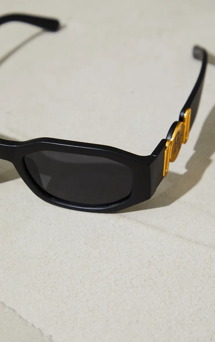 PRETTYLITTLETHING Black With Gold Side Detail Round Frame Sunglasses sold by Pretty Little Thing product image thumbnail 3