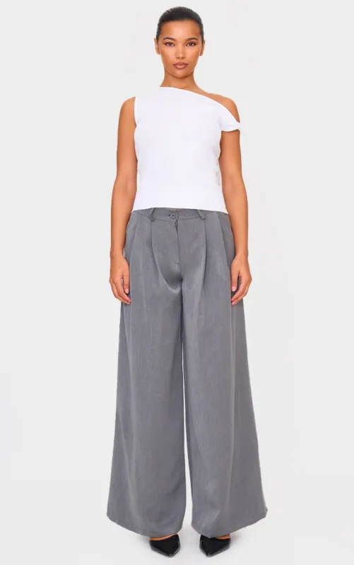 Charcoal Mid Rise Wide Leg Woven Trousers sold by Pretty Little Thing