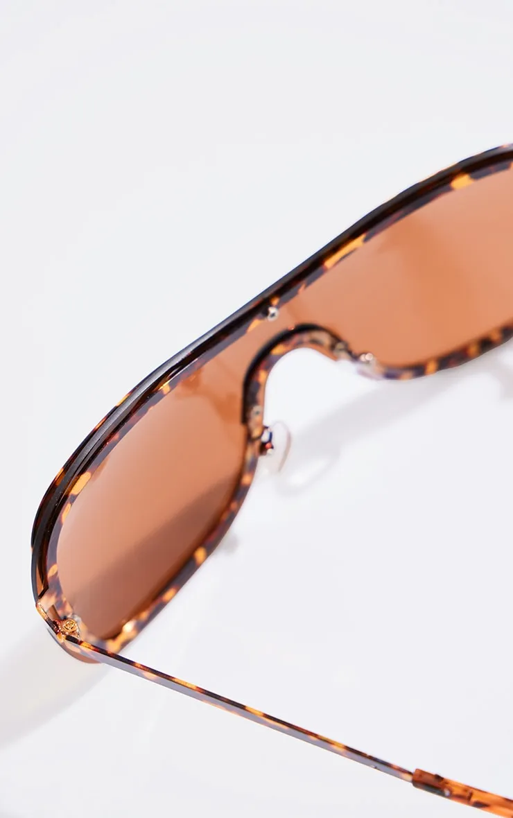 Tortoiseshell Metal Detailing Visor Sunglasses sold by Pretty Little Thing product image thumbnail 3