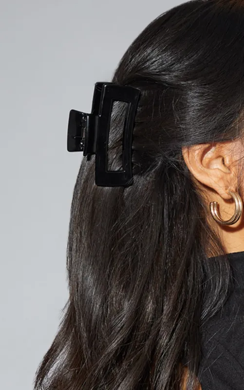 Black Small Rectangle Cut Out Hair Clip made by Pretty Little Thing
