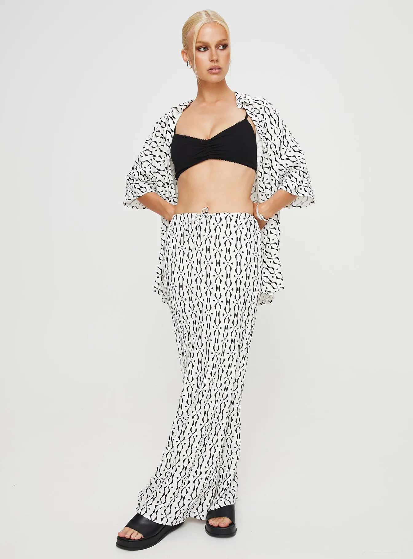 Mercer Linen Blend Maxi Skirt Black / White sold by Princess Polly product image thumbnail 5