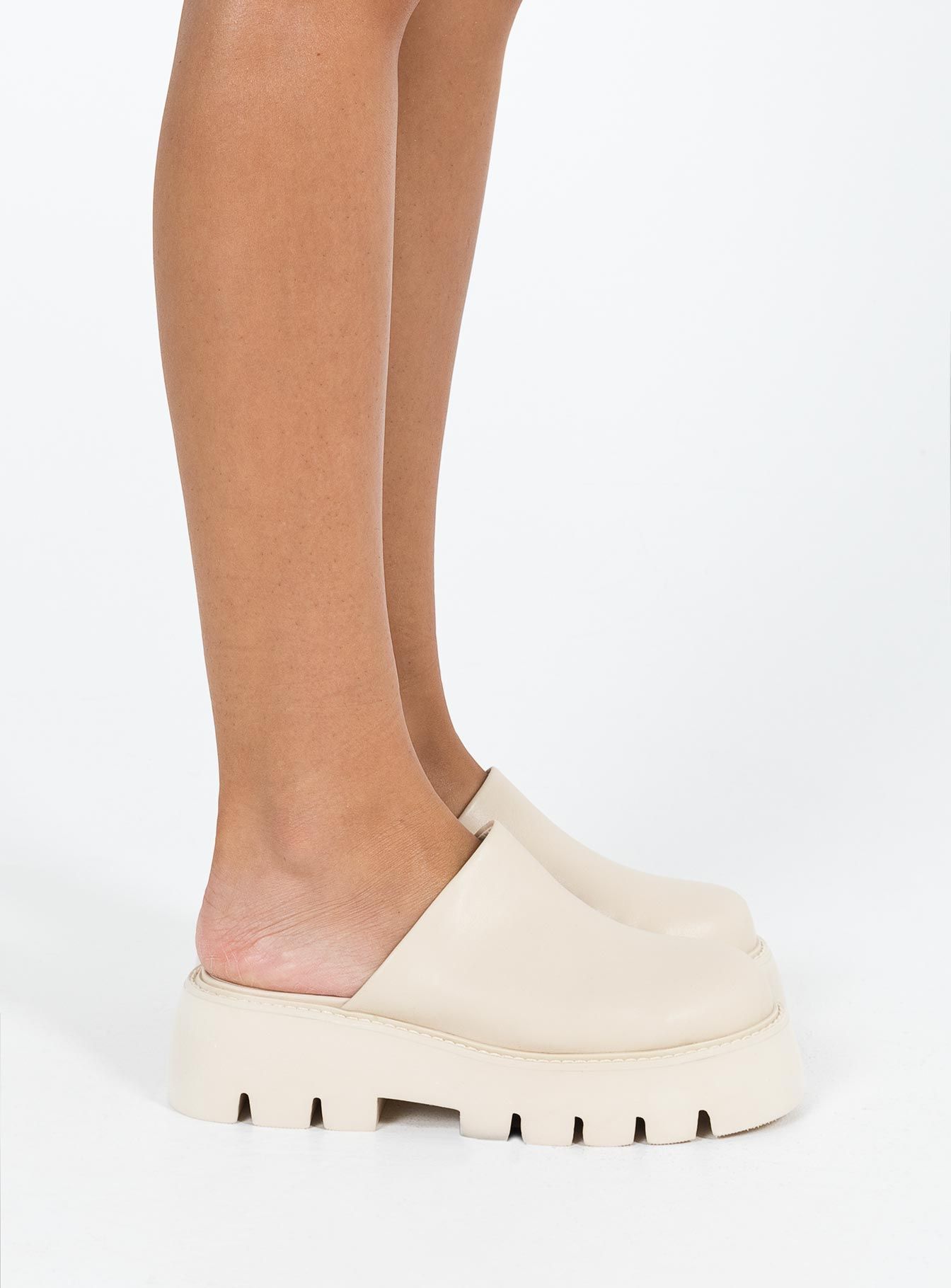 Hetley Sunglasses Black / Blue sold by Princess Polly